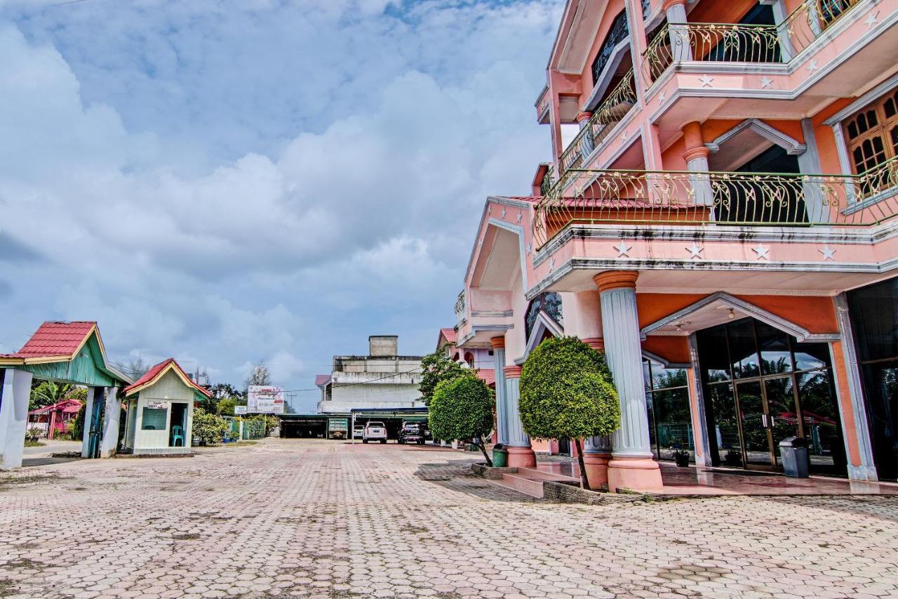 Oyo 92551 Netra Hotel Ujunbatu Dış mekan fotoğraf