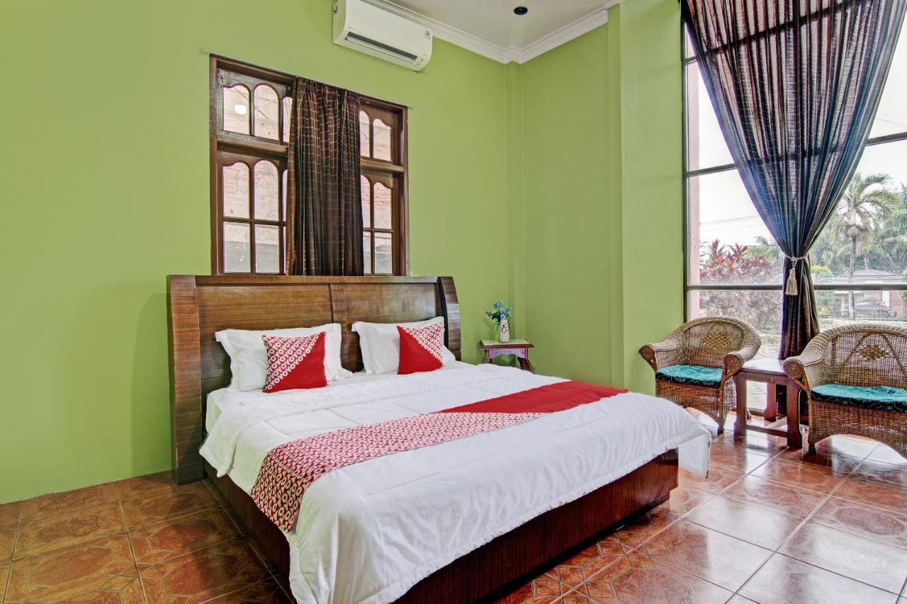 Oyo 92551 Netra Hotel Ujunbatu Dış mekan fotoğraf
