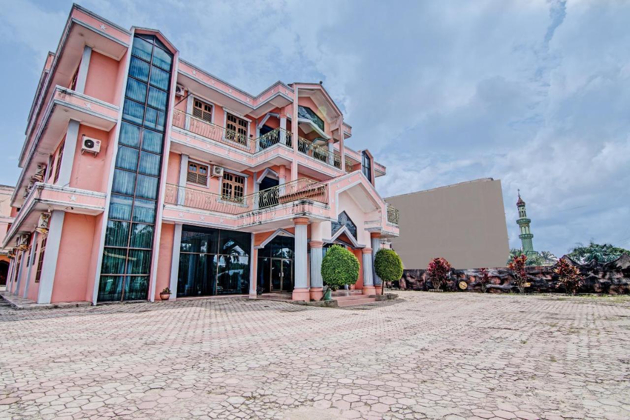 Oyo 92551 Netra Hotel Ujunbatu Dış mekan fotoğraf