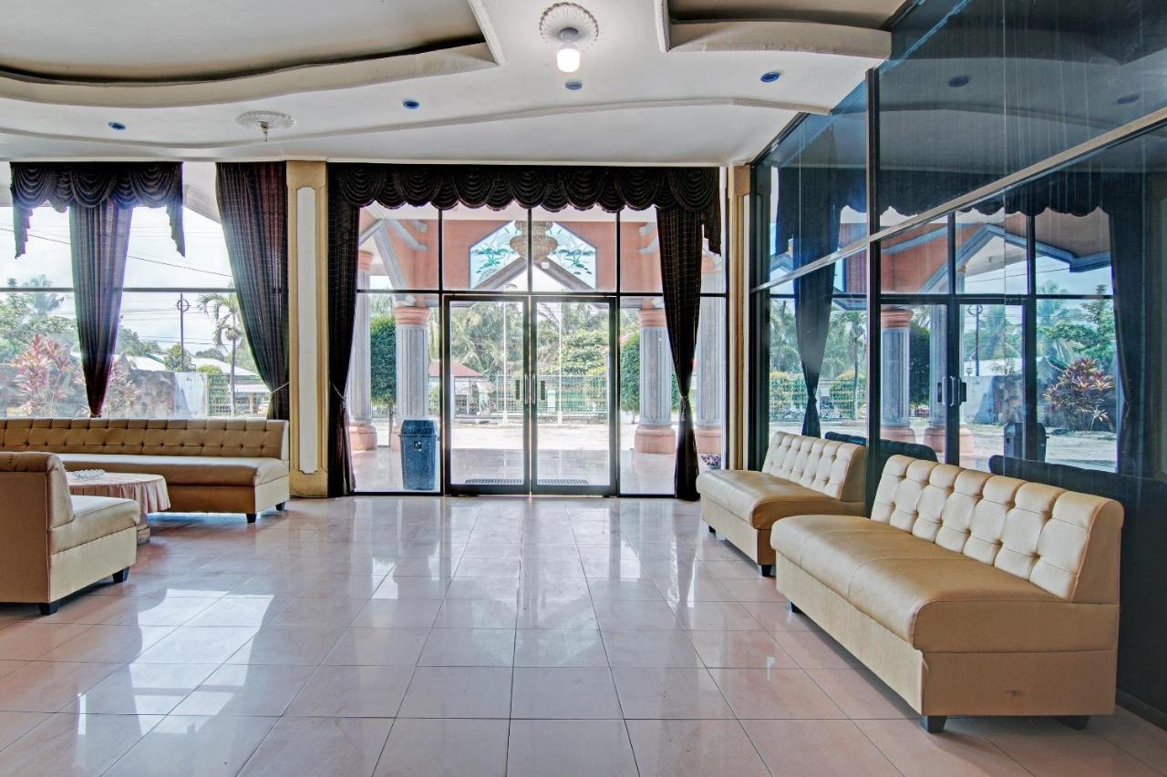 Oyo 92551 Netra Hotel Ujunbatu Dış mekan fotoğraf