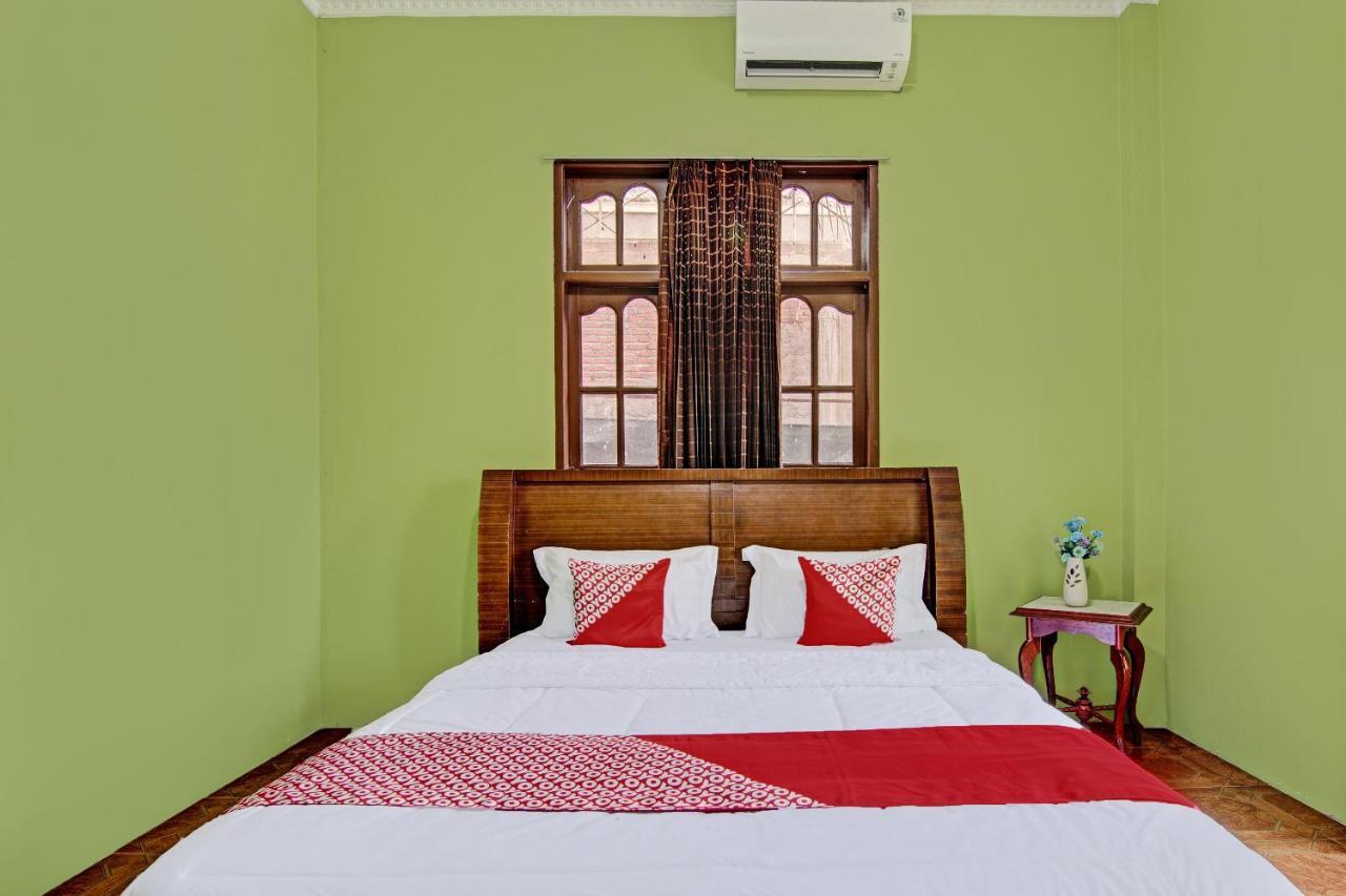Oyo 92551 Netra Hotel Ujunbatu Dış mekan fotoğraf